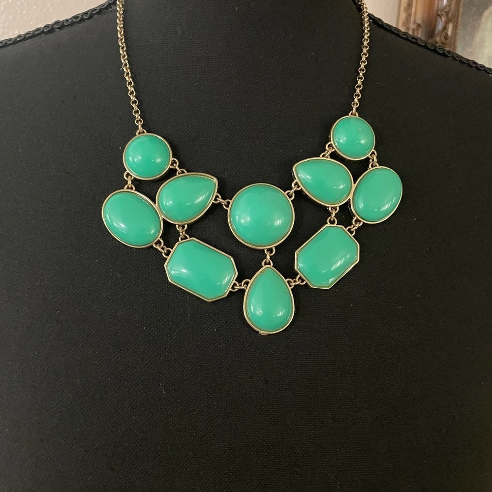 Elegant Gold and Green Statement Necklace